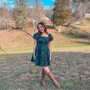 Meet your Posher, Taylor